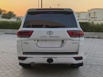 Toyota Land Cruiser VXR 2011 GCC Specs-5