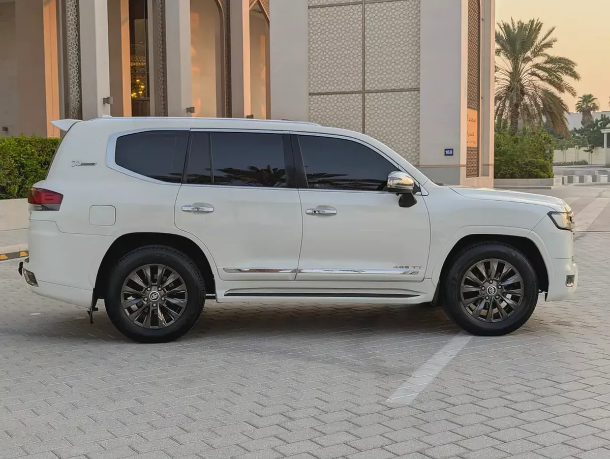 Toyota Land Cruiser VXR 2011 GCC Specs-4-4