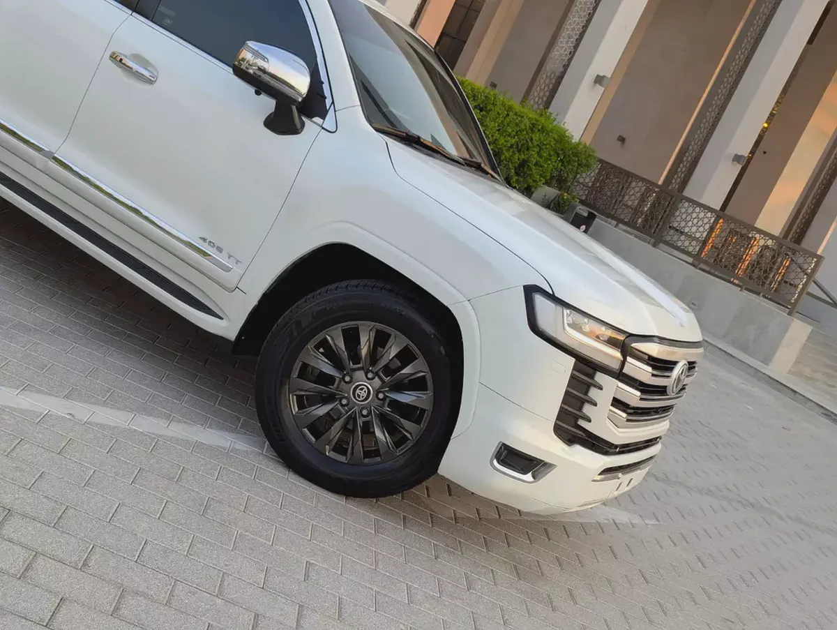Toyota Land Cruiser VXR 2011 GCC Specs-7-7
