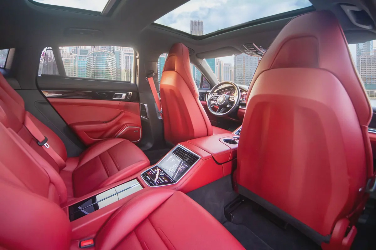 4,200 P.M | 0% DownPayment | Porsche Service | SummerOffer Extra Options-11-11