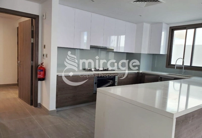 Stunning 4BHK | Double Middle | Great Location-1