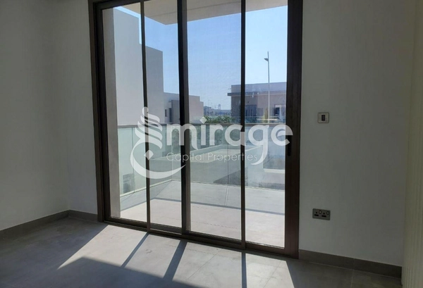 Stunning 4BHK | Double Middle | Great Location