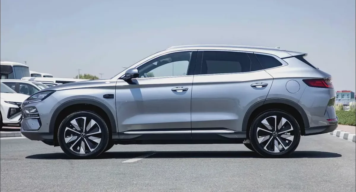 BYD Song Plus Premium- Chinese —2025- FULL OPTIONS-LOW MILAGE-FREE ACCIDENT-ORIGINAL PAINT-3-3