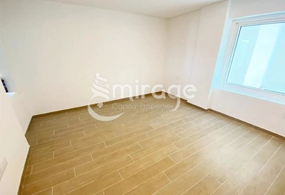 Perfect 3BHK+M | w Pool and Balcony | Beach House-10
