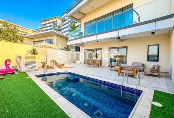Perfect 3BHK+M | w Pool and Balcony | Beach House
