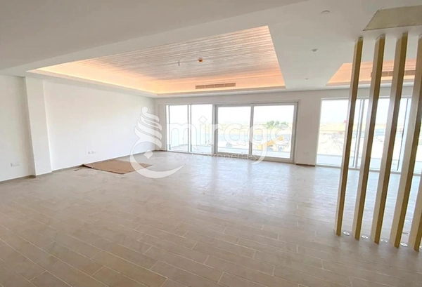 Perfect 3BHK+M | w Pool and Balcony | Beach House