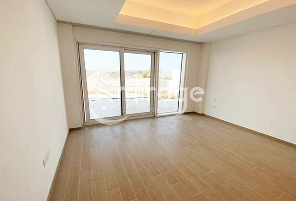 Perfect 3BHK+M | w Pool and Balcony | Beach House