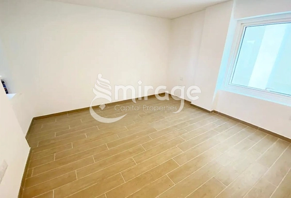 Perfect 3BHK+M | w Pool and Balcony | Beach House