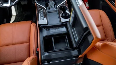 Lexus LX600 VIP LEXUS LX600 VIP 3.5P AT MY2024 – BLACK-17