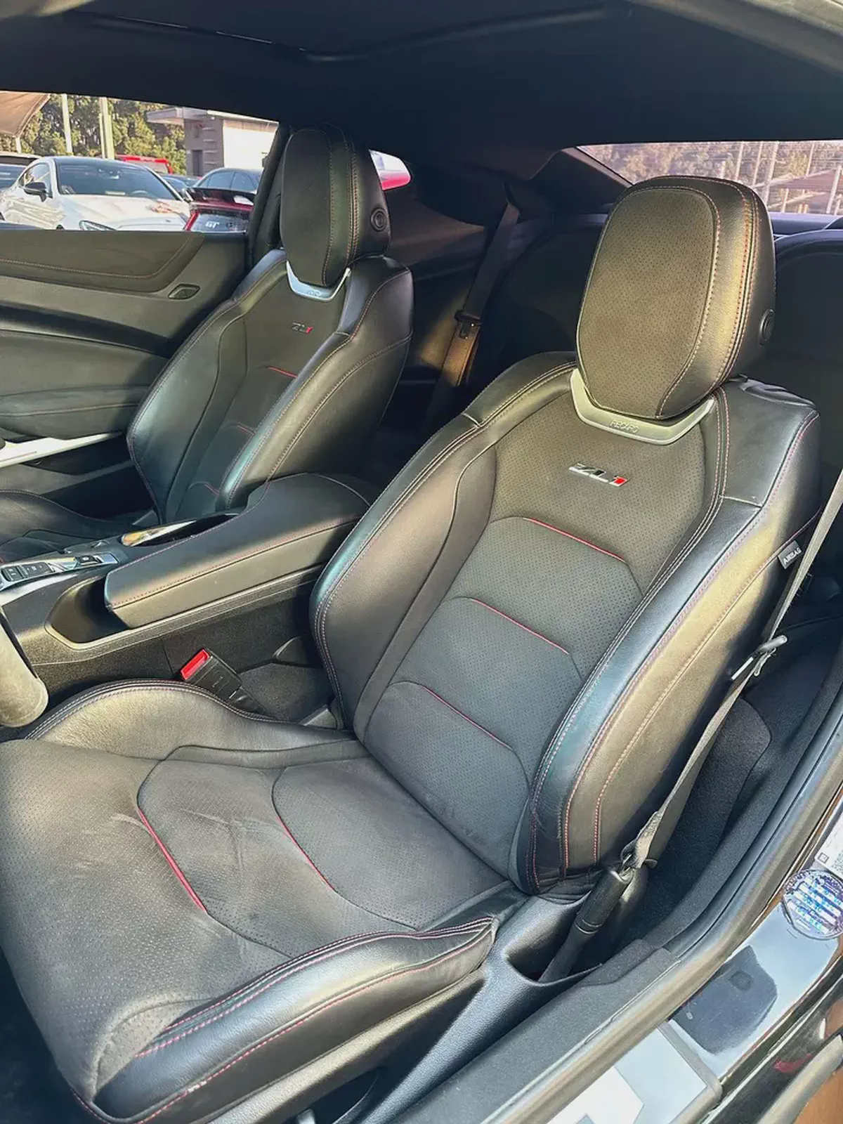 CHEVROLET CAMARO ZL1 GCC 2022 Full service history Original paint Zero accidents Full option Full ca-9-9