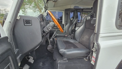 Defender 90 (Diesel Manual)-10