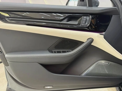 2026 - Porsche Panamera Turbo S E-Hybrid - Performance Luxury Sedan-10
