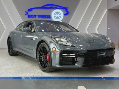 2026 - Porsche Panamera Turbo S E-Hybrid - Performance Luxury Sedan-1
