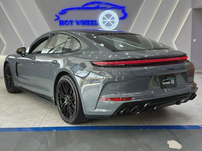 2026 - Porsche Panamera Turbo S E-Hybrid - Performance Luxury Sedan-4