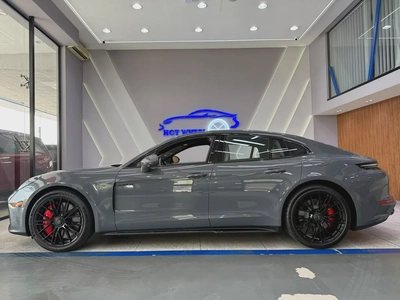 2026 - Porsche Panamera Turbo S E-Hybrid - Performance Luxury Sedan-5