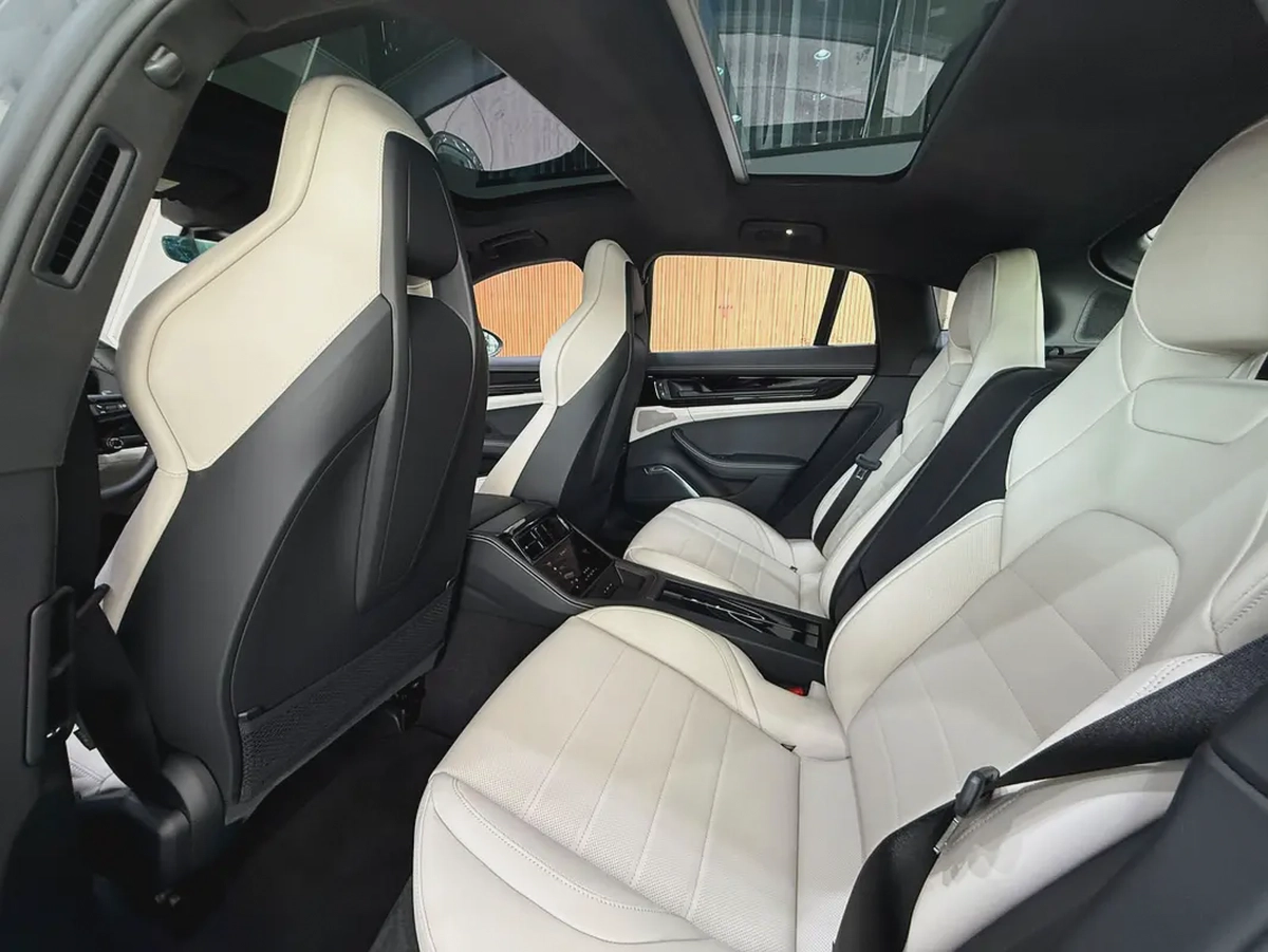 2026 - Porsche Panamera Turbo S E-Hybrid - Performance Luxury Sedan-9-9