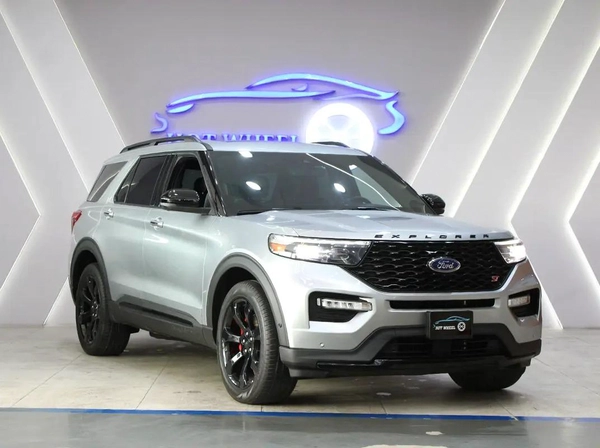 2022 - Ford Explorer ST - V6