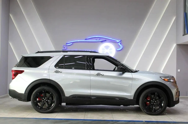 2022 - Ford Explorer ST - V6