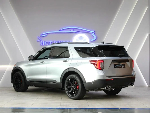 2022 - Ford Explorer ST - V6