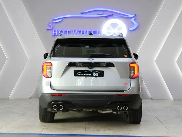 2022 - Ford Explorer ST - V6