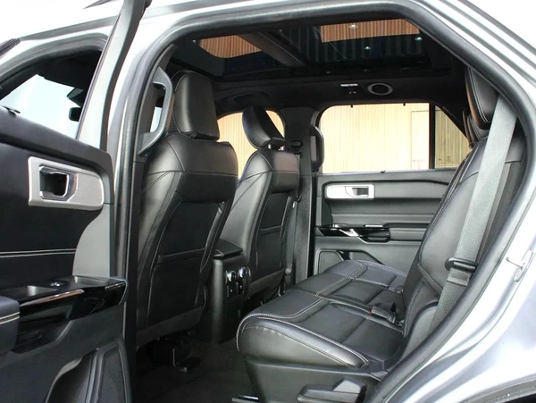 2022 - Ford Explorer ST - V6