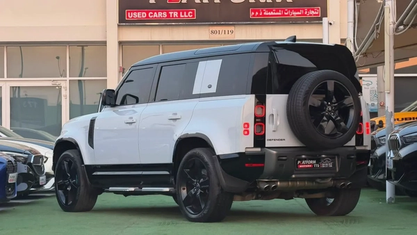 Land Rover Defender 110 V8 Edition P525 2022| GCC Specs | Original paint