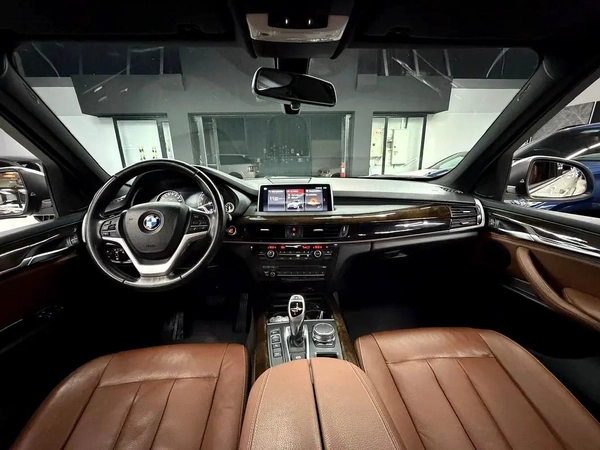Aed 1028 | BMW X5 Xdrive35i | 7 Seater | GCC Specs