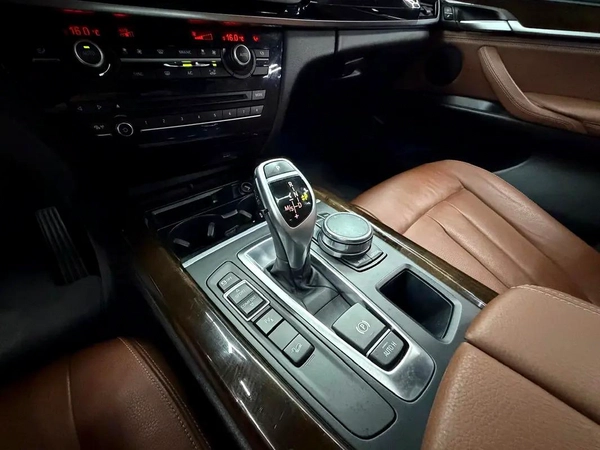Aed 1028 | BMW X5 Xdrive35i | 7 Seater | GCC Specs