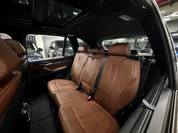 Aed 1028 | BMW X5 Xdrive35i | 7 Seater | GCC Specs