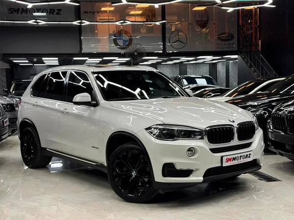 Aed 1028 | BMW X5 Xdrive35i | 7 Seater | GCC Specs