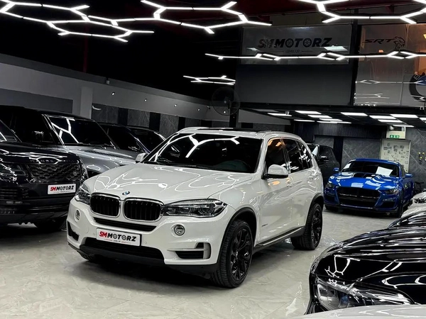 Aed 1028 | BMW X5 Xdrive35i | 7 Seater | GCC Specs