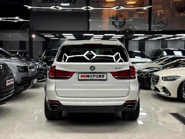 Aed 1028 | BMW X5 Xdrive35i | 7 Seater | GCC Specs