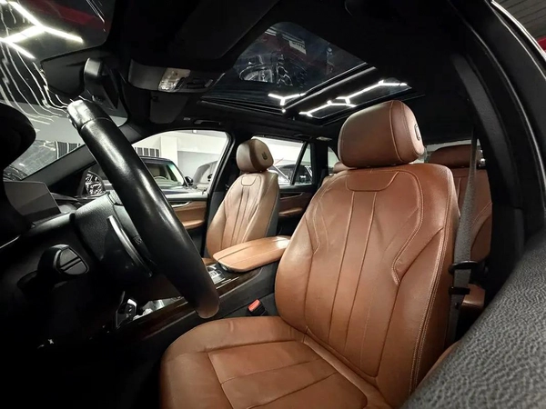 Aed 1028 | BMW X5 Xdrive35i | 7 Seater | GCC Specs