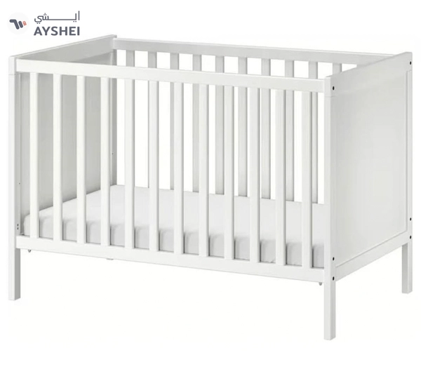 BABY CRIB WITH MATTERS