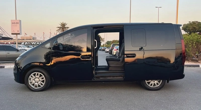 Hyundai Staria Comfort 2024 GCC Specs - Brand New-4