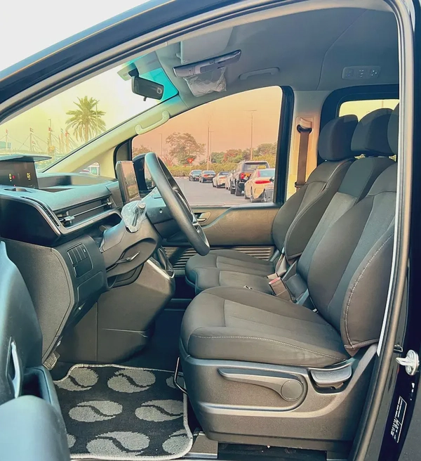 Hyundai Staria Comfort 2024 GCC Specs - Brand New