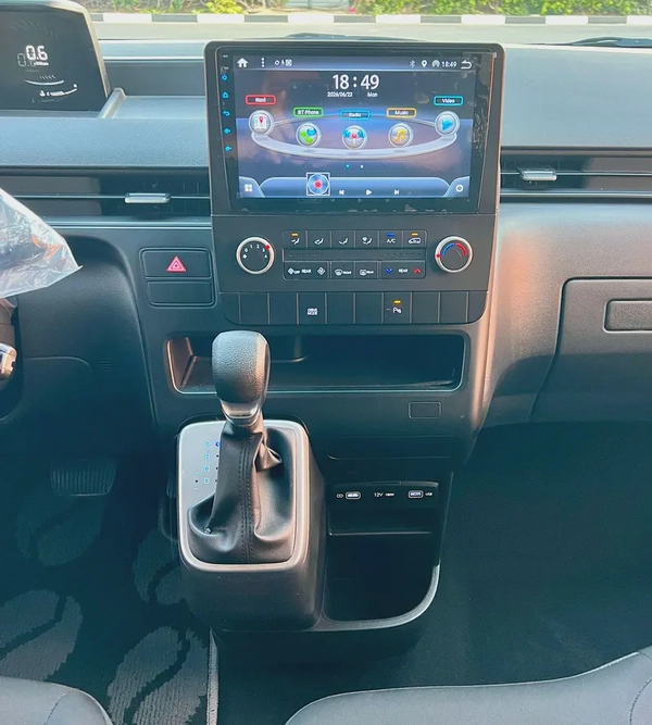 Hyundai Staria Comfort 2024 GCC Specs - Brand New
