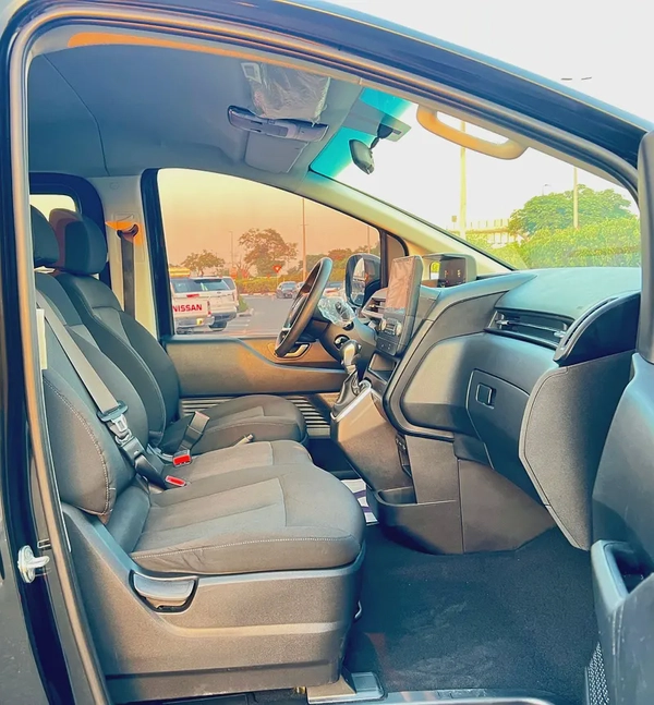 Hyundai Staria Comfort 2024 GCC Specs - Brand New