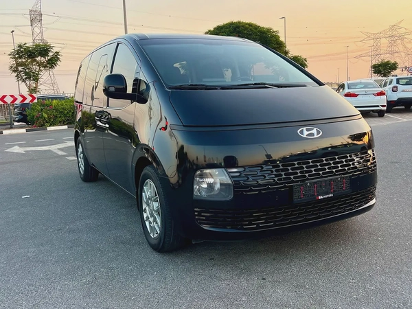 Hyundai Staria Comfort 2024 GCC Specs - Brand New