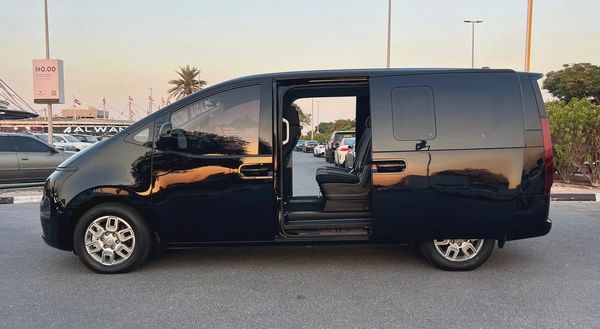 Hyundai Staria Comfort 2024 GCC Specs - Brand New