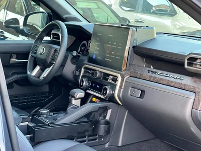 Toyota Tacoma 2024 American Specs limited-4