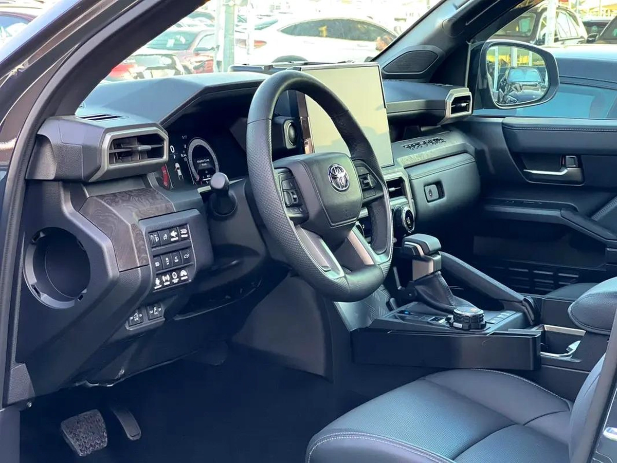 Toyota Tacoma 2024 American Specs limited-5-5