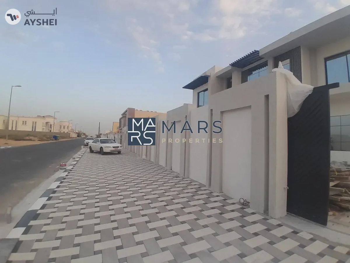Villa for sale with a modern design directly from the owner without an intermediary