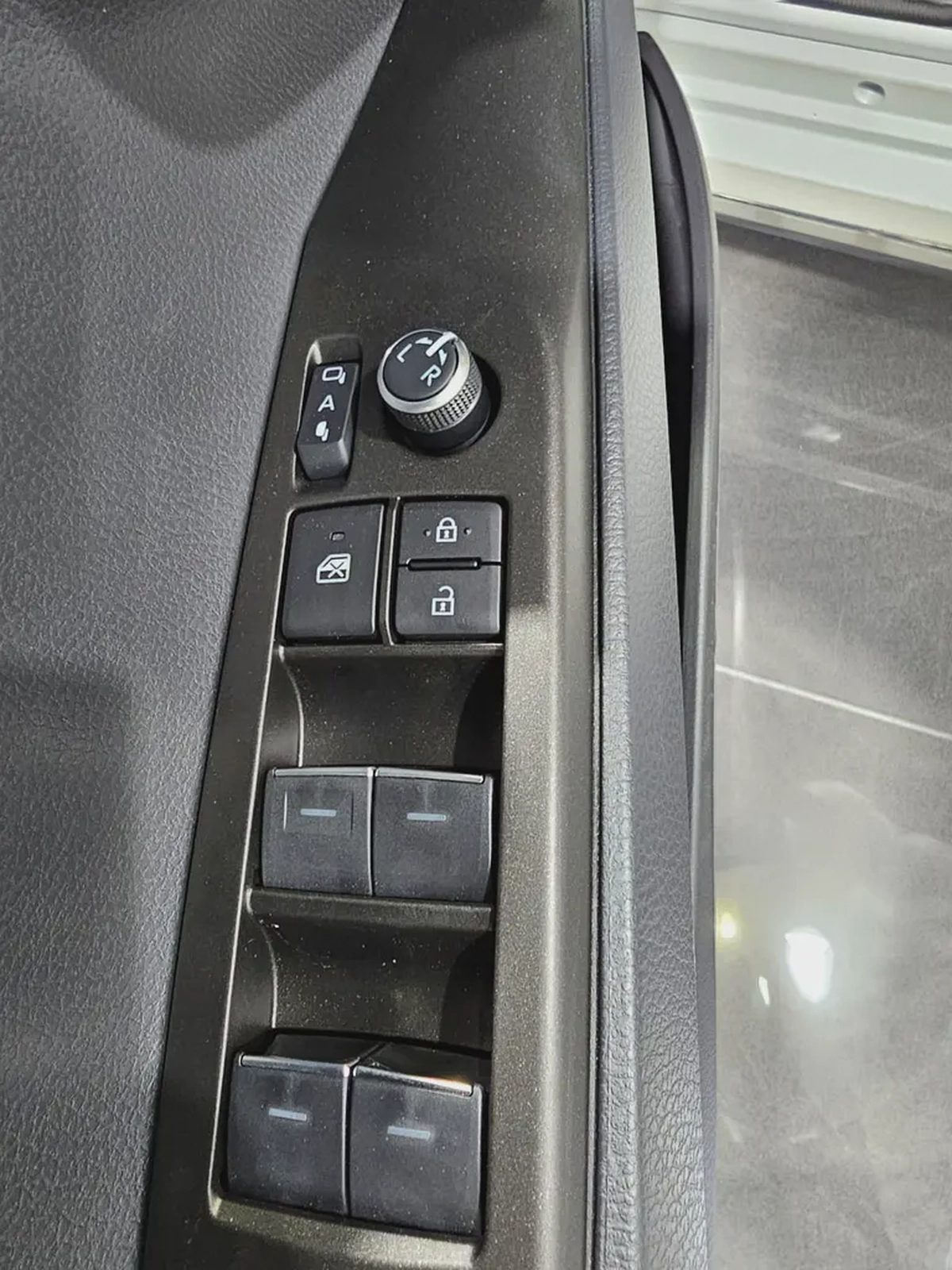 Toyota Camry GLE 2026 GCC Specs - New car 0 k-11-11