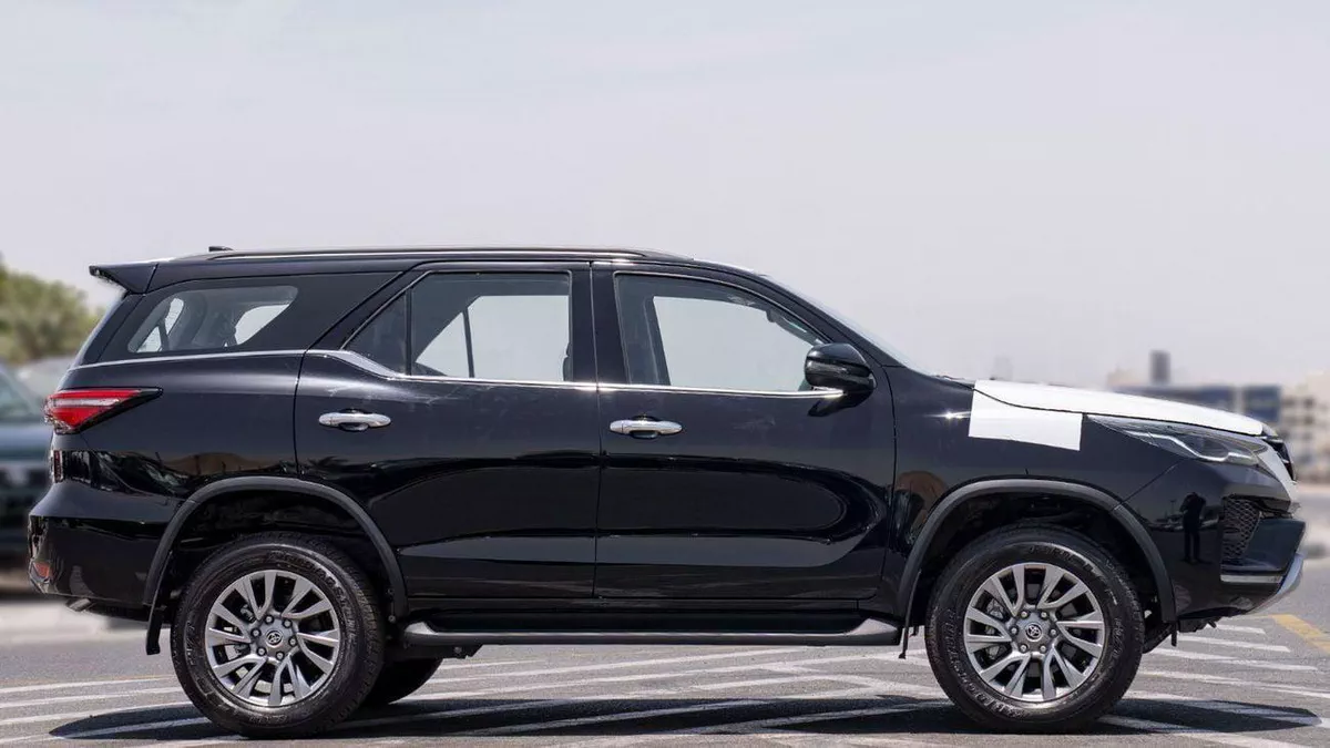 Toyota Fortuner VXR 4.0L (278 HP) FORTUNER VXR  V6 4.0L-6-0