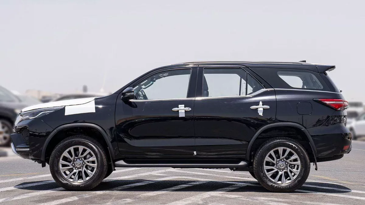 Toyota Fortuner VXR 4.0L (278 HP) FORTUNER VXR  V6 4.0L-7-0