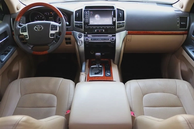 Toyota Land Cruiser VXR 2014 5.7 GCC Specs-14