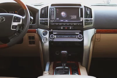 Toyota Land Cruiser VXR 2014 5.7 GCC Specs-16