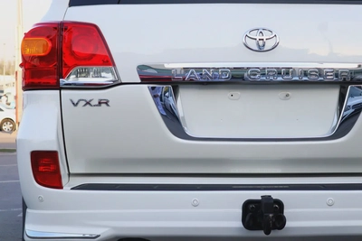 Toyota Land Cruiser VXR 2014 5.7 GCC Specs-7