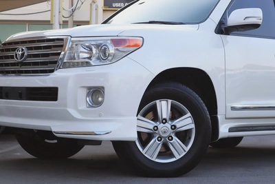 Toyota Land Cruiser VXR 2014 5.7 GCC Specs-8